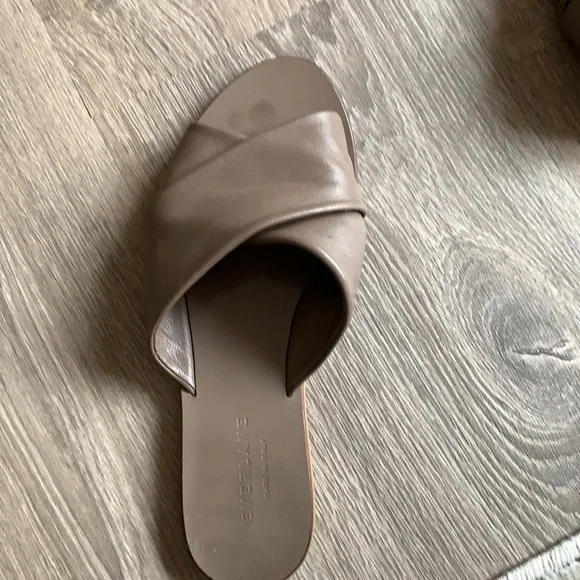 Everlane Sandals - Picture 4 of 6